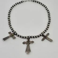 The Sparkling Spur Navajo Pearl Necklace With 3 Crosses Jewelry