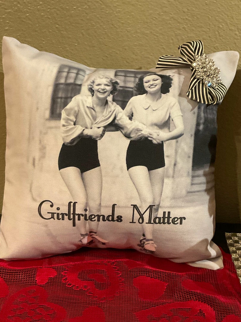 The Sparkling Spur Fun Pillow (3 Styles) 4 The Sparkling Spur Fun Pillow (3 Styles)