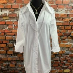 The Sparkling Spur Tops Crisp White Shirt