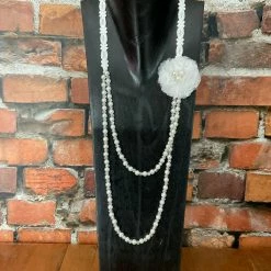 The Sparkling Spur Three Pearl Flower Necklace