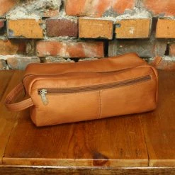 The Sparkling Spur The Agapito XL Dop Kit Accessories