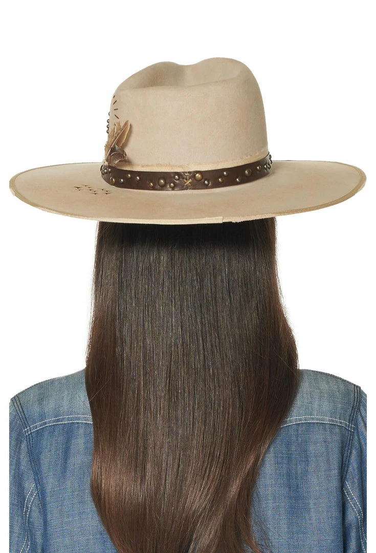 Double D Ranch Wear - Cynthia Hats/Headbands/Scarves/Gloves Making Horse Medicine Hat 9 Double D Ranch Wear - Cynthia Hats/Headbands/Scarves/Gloves Making Horse Medicine Hat