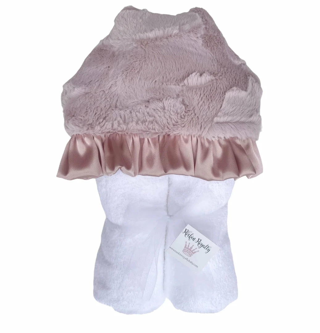 The Sparkling Spur Kids Of A King Plush Hooded Bath Towel - Dusty Pink 3 The Sparkling Spur Kids Of A King Plush Hooded Bath Towel - Dusty Pink