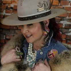 Double D Ranch Wear - Cynthia Hats/Headbands/Scarves/Gloves Making Horse Medicine Hat 12 Double D Ranch Wear - Cynthia Hats/Headbands/Scarves/Gloves Making Horse Medicine Hat