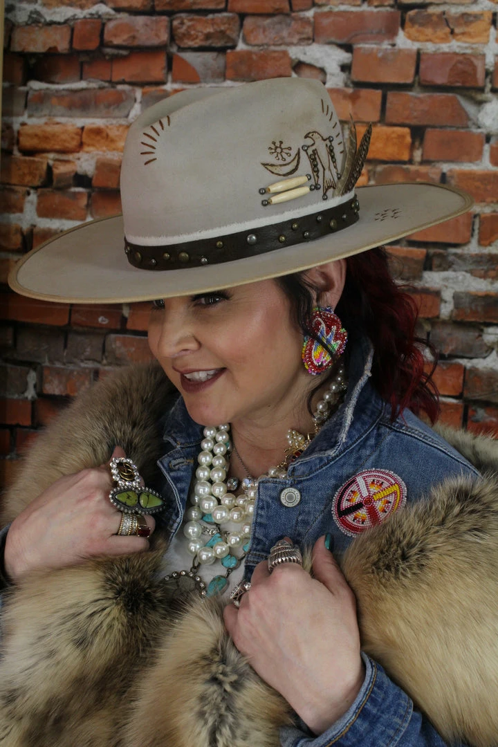 Double D Ranch Wear - Cynthia Hats/Headbands/Scarves/Gloves Making Horse Medicine Hat 6 Double D Ranch Wear - Cynthia Hats/Headbands/Scarves/Gloves Making Horse Medicine Hat