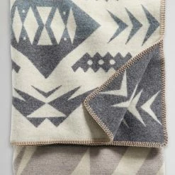 Pendleton Agate Beach Blanket