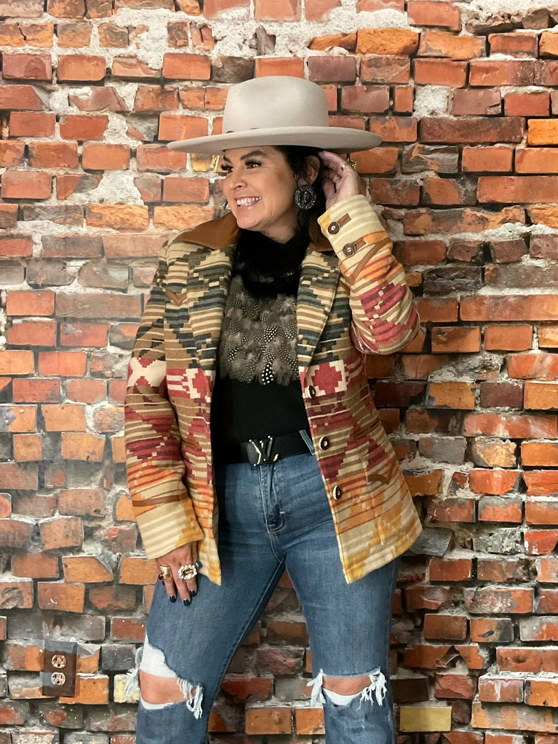 Double D Ranch - Yellowstone Jackets Yellowstone Camp Blanket Jacket 7 Double D Ranch - Yellowstone Jackets Yellowstone Camp Blanket Jacket