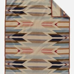 Pendleton Home Goods Wyeth Trail Jacquard Robe